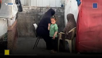 في خيام تفتقر لأبسط مقومات الحياة، تعيش أمهات فلسطينيات واقعا مأساويا يفوق الوصف في منطقة المواصي غير السكنية غرب مدينة رفح جنوب قطاع غزة.